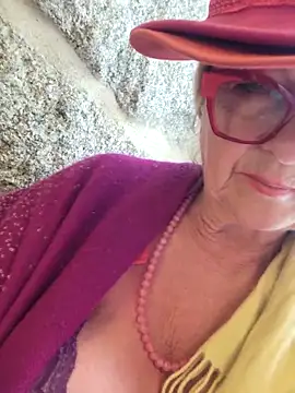 MucMilf59 online show from May 14, 10:23 am