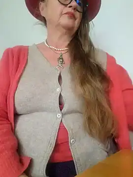 MucMilf59 online show from November 22, 11:20 am