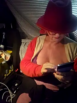 MucMilf59 online show from October 19, 7:27 pm