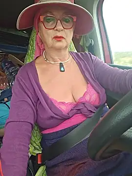 Snapshot of MucMilf59 chatting on June 16, 9:09 am MucMilf59 online show from June 16, 9:09 am