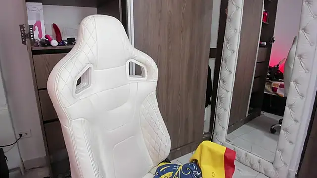 Snapshot of infinitysex1 chatting on February 1, 1:23 am infinitysex1 online show from February 1, 1:23 am