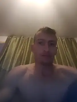 Snapshot of SexyMan2020ka chatting on October 19, 7:27 pm SexyMan2020ka online show from October 19, 7:27 pm
