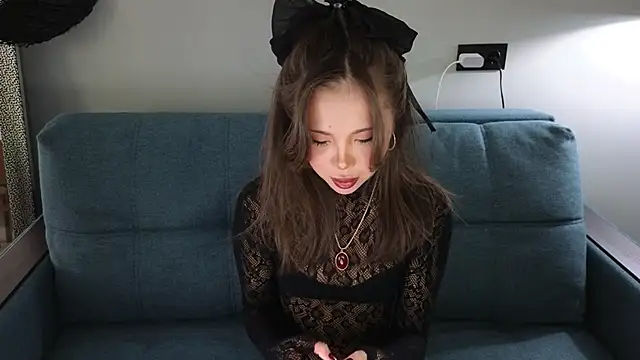 JuliaBeng online show from November 1, 12:43 pm