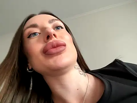 Blondeqlove online show from October 15, 11:51 am