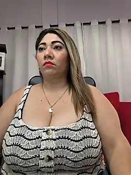Snapshot of kendra_fire chatting on May 23, 1:32 pm kendra fire online show from May 23, 1:32 pm