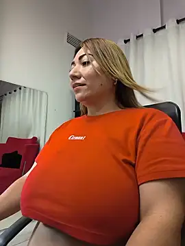 Snapshot of kendra_fire chatting on June 10, 12:01 am kendra fire online show from June 10, 12:01 am