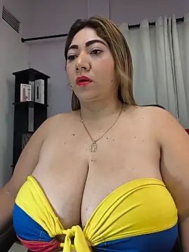 Snapshot of kendra_fire chatting on July 7, 12:31 pm kendra fire online show from July 7, 12:31 pm