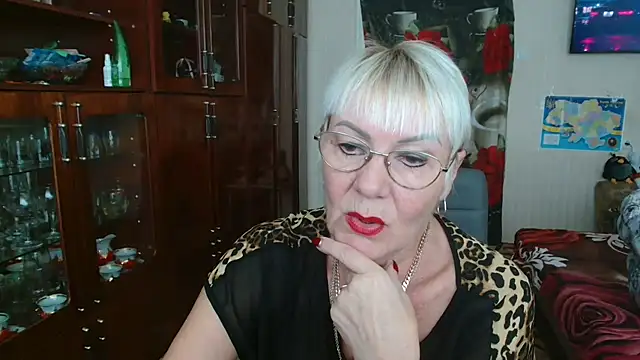 JenaCheim online show from November 12, 8:18 am