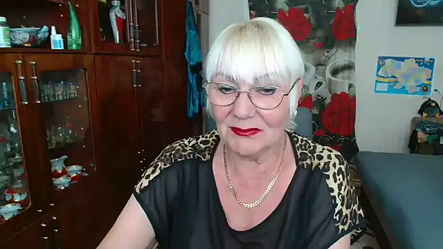 JenaCheim online show from June 19, 5:46 am