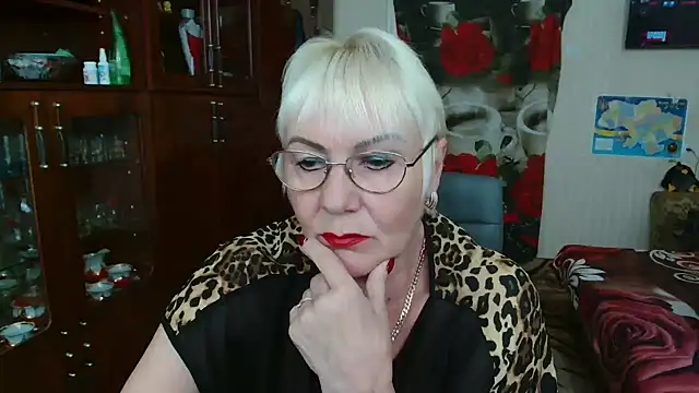 JenaCheim online show from May 18, 5:23 am