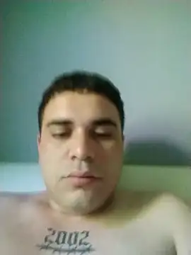 E f online show from November 3, 12:31 pm