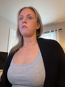 Kay Cakes online show from November 11, 5:52 pm