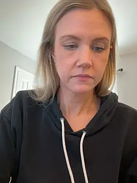 Snapshot of Kay_Cakes chatting on February 4, 7:20 pm Kay Cakes online show from February 4, 7:20 pm