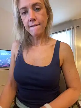 Kay Cakes online show from December 2, 8:06 pm