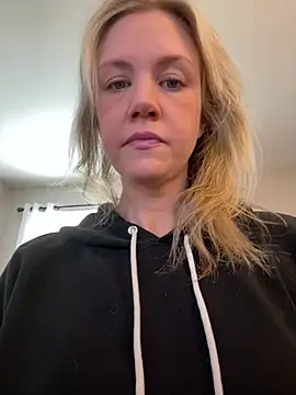 Snapshot of Kay_Cakes chatting on February 26, 4:07 pm Kay Cakes online show from February 26, 4:07 pm