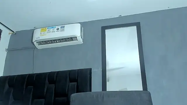 Snapshot of SandraGoldstein chatting on November 20, 2:01 am SandraGoldstein online show from November 20, 2:01 am