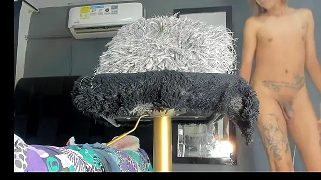 Snapshot of SandraGoldstein chatting on October 25, 1:38 am SandraGoldstein online show from October 25, 1:38 am