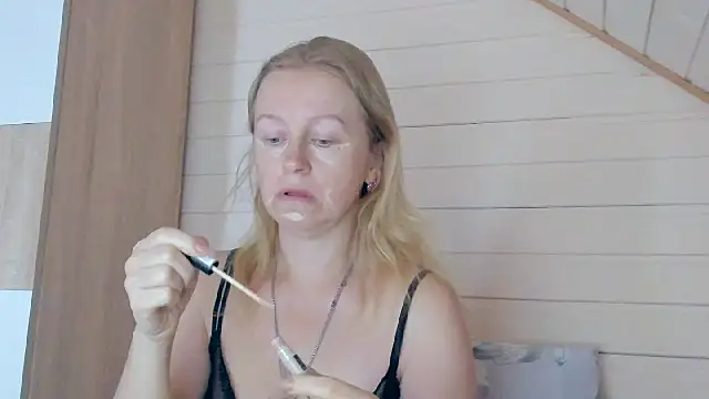 I AM MILF online show from July 21, 6:37 am