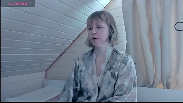 I AM MILF online show from March 3, 8:08 am