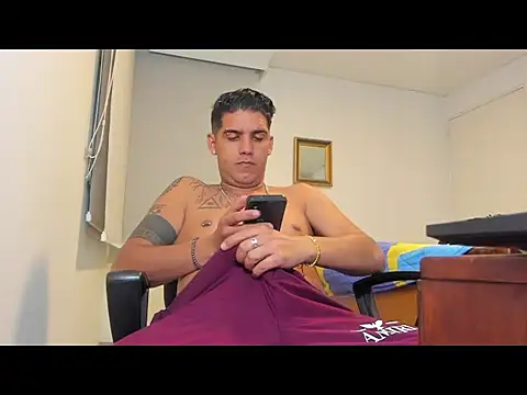 Zack Grey online show from November 6, 3:32 am