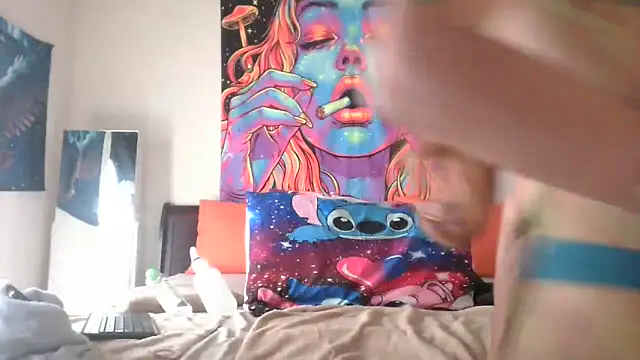 Snapshot of EnticingAaliyah chatting on February 19, 4:26 pm EnticingAaliyah online show from February 19, 4:26 pm