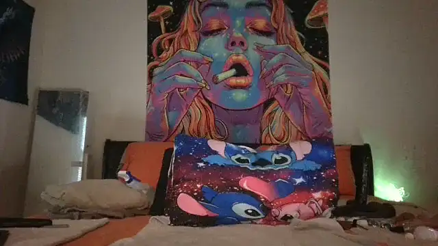 Snapshot of EnticingAaliyah chatting on October 10, 9:04 pm EnticingAaliyah online show from October 10, 9:04 pm