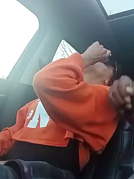 Snapshot of EnticingAaliyah chatting on February 13, 11:05 pm EnticingAaliyah online show from February 13, 11:05 pm