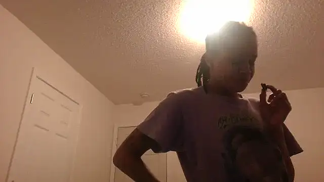 Snapshot of EnticingAaliyah chatting on November 8, 3:48 pm EnticingAaliyah online show from November 8, 3:48 pm