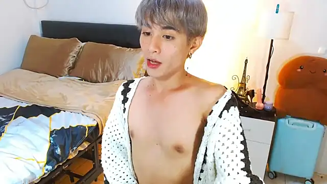 WildestTwink online show from May 17, 1:11 pm