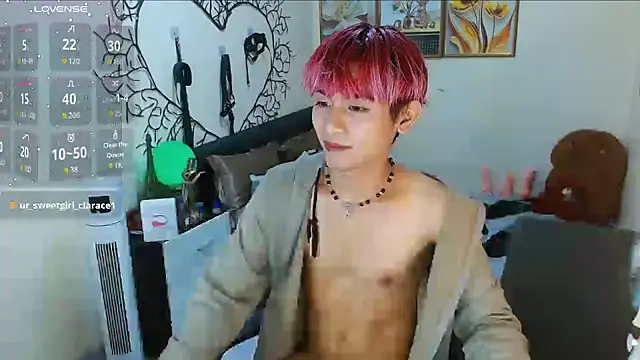 Snapshot of WildestTwink chatting on October 2, 6:44 pm WildestTwink online show from October 2, 6:44 pm