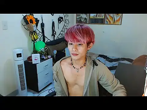 Snapshot of WildestTwink chatting on October 8, 5:35 pm WildestTwink online show from October 8, 5:35 pm