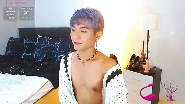 WildestTwink online show from April 21, 2:01 pm