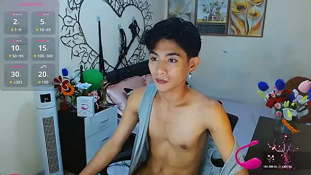 Snapshot of WildestTwink chatting on November 3, 7:06 pm WildestTwink online show from November 3, 7:06 pm