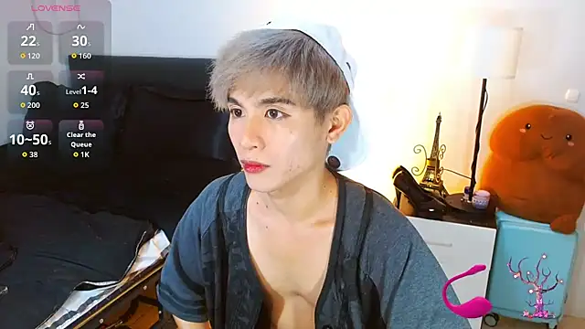 WildestTwink online show from May 5, 4:10 pm
