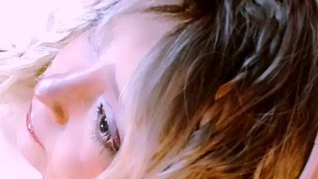 Honey Lucy1 online show from March 6, 11:44 pm