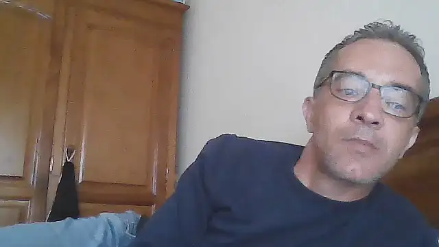 Snapshot of CarlosRocha73 chatting on April 7, 11:12 am CarlosRocha73 online show from April 7, 11:12 am