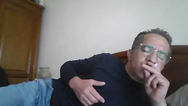 CarlosRocha73 online show from May 3, 11:04 am