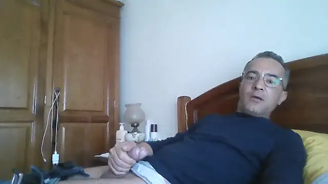 CarlosRocha73 online show from May 7, 12:52 pm