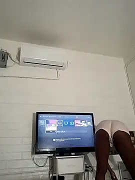 Xochillovemoney2 online show from September 28, 6:31 am