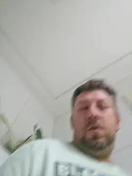 Snapshot of ktmtom247 chatting on December 5, 4:22 am ktmtom247 online show from December 5, 4:22 am