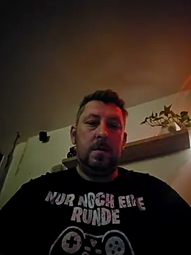 Snapshot of ktmtom247 chatting on December 15, 4:07 am ktmtom247 online show from December 15, 4:07 am