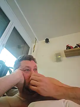 Snapshot of ktmtom247 chatting on December 21, 6:59 am ktmtom247 online show from December 21, 6:59 am