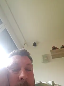 Snapshot of ktmtom247 chatting on December 20, 8:28 am ktmtom247 online show from December 20, 8:28 am