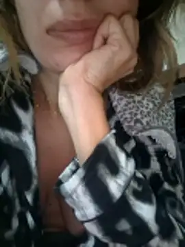 fammefatale1987 online show from November 30, 7:58 pm