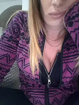 fammefatale1987 online show from November 24, 5:13 pm