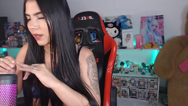 Snapshot of paula_fox chatting on May 27, 1:57 am paula fox online show from May 27, 1:57 am