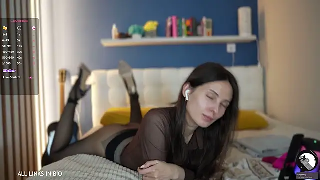 Snapshot of LAUREL_HAZEL chatting on March 10, 7:07 pm LAUREL HAZEL online show from March 10, 7:07 pm