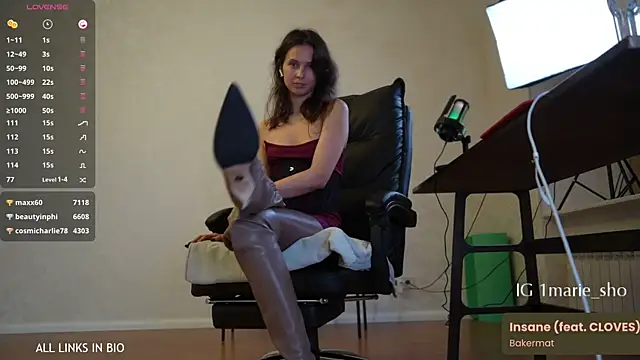 Snapshot of LAUREL_HAZEL chatting on November 18, 6:22 pm LAUREL HAZEL online show from November 18, 6:22 pm