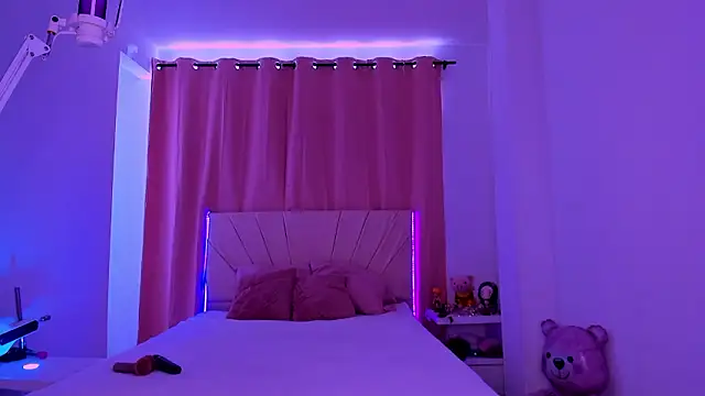 Snapshot of Body69ld chatting on February 11, 9:47 pm Body69ld online show from February 11, 9:47 pm