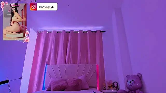 Snapshot of Body69ld chatting on June 19, 10:15 pm Body69ld online show from June 19, 10:15 pm